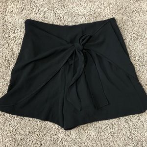 NORDSTROM MISSGUIDED New Black Shorts Size 4